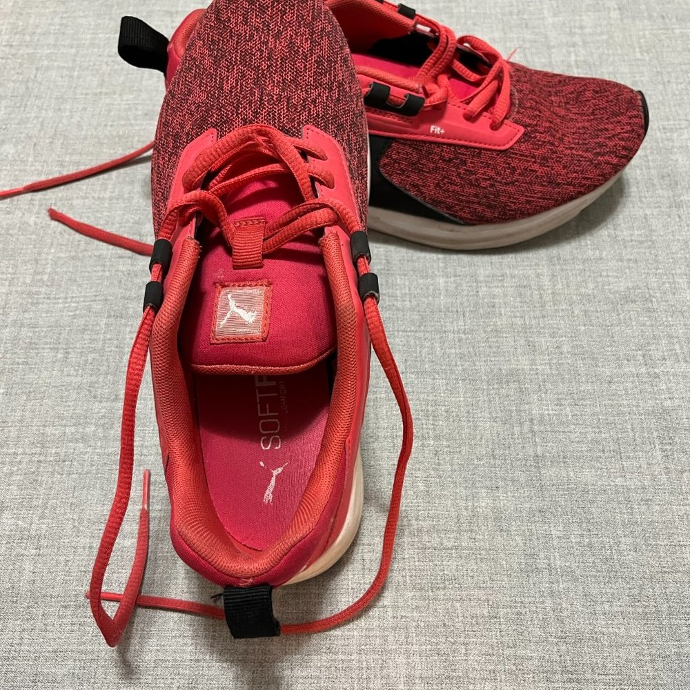 PUMA soft foam running shoes Sz 5